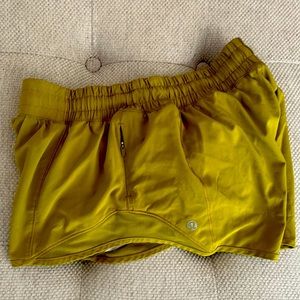 Lululemon 2 inch size 8 green shorts